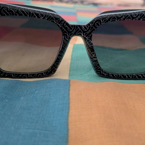 Burberry BE4344 Daisy 4036/8G sunglasses new, black