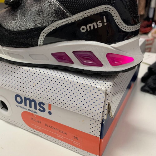 OMS sneakers for girls new with lights size 29