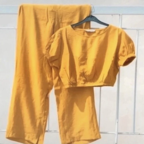 Linen set new yellow with short-sleeve top and high-waisted pants