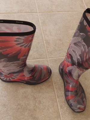 Women's waterproof galoshes used size 37 with fabric lining