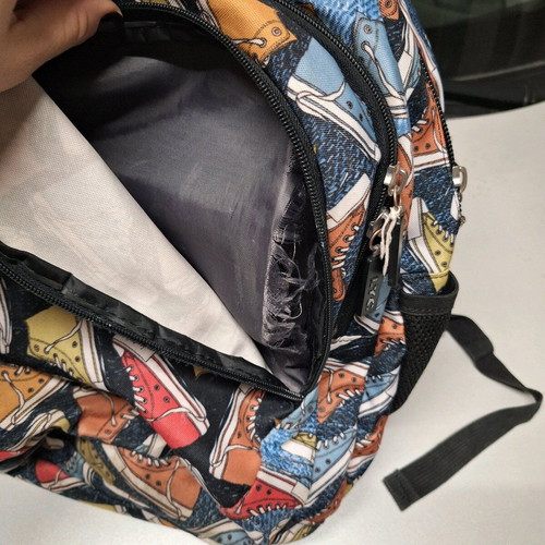 Lyc school bag used with three compartments and soft back