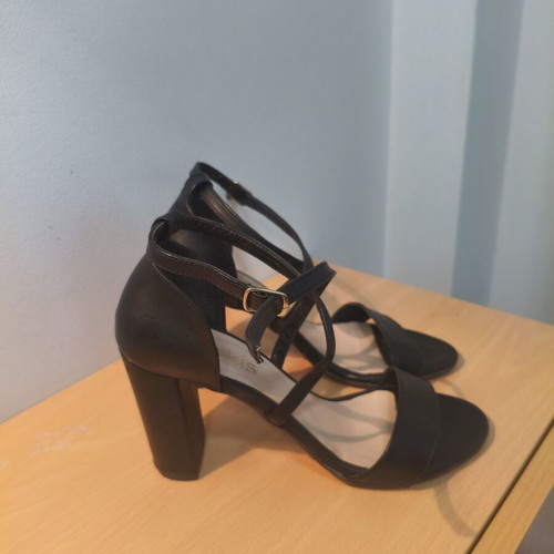 Bozikis black high-heeled sandals used, size 38