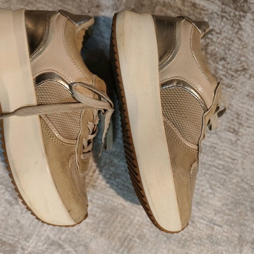 Zara women's beige athletic shoes used, size 37
