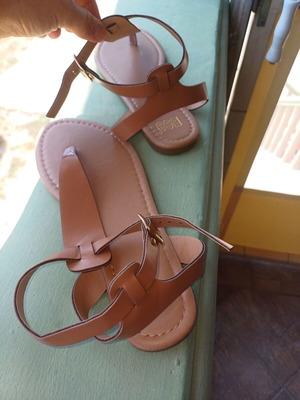 Women's sandals new, size 36, brown