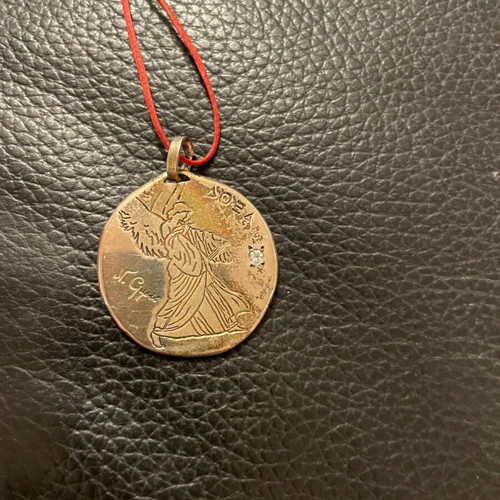 Silver 925 collectible 2004 charm like new with depiction of N. Gyzis' Glory