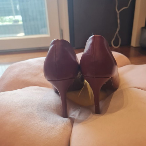 Verde burgundy pumps size 39 like new