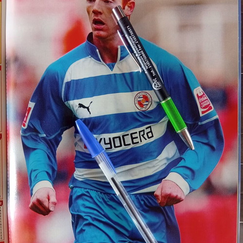 Match Football Magazine Issue 27/12 to 2/1/2006 like new with Liverpool poster