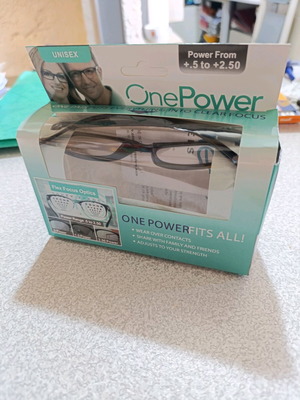 Reading glasses new