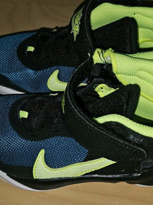 Παπούτσια Nike παιδικά αθλητικά νούμερο 28 σαν καινούρια, πολύχρωμα
