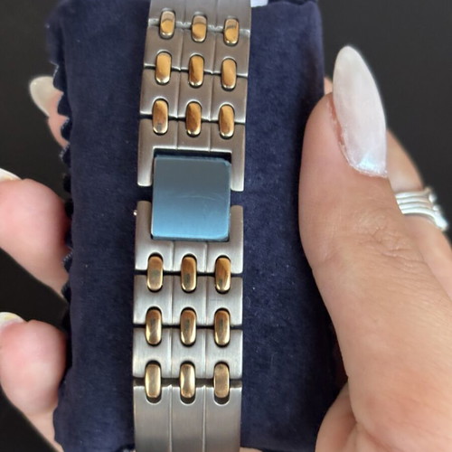 Women's titanium watch Oskar de la Renta new