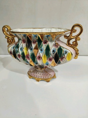 Italian porcelain fontaniera like new