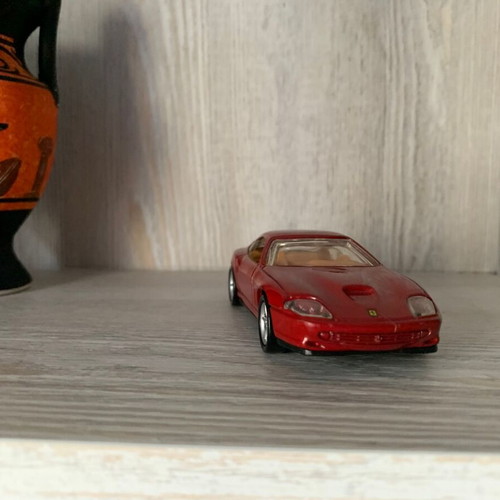 Ferrari 550 Maranello collectible model used 1:43 scale