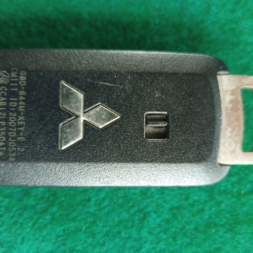 Mitsubishi car key used for push start ignition