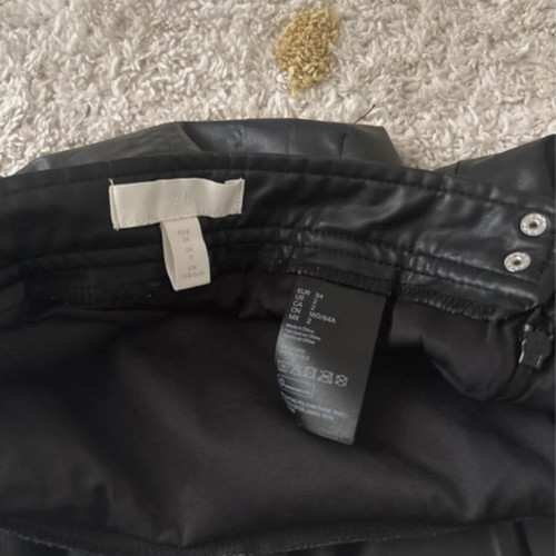 Faux leather skirt H&M size 34 new, black