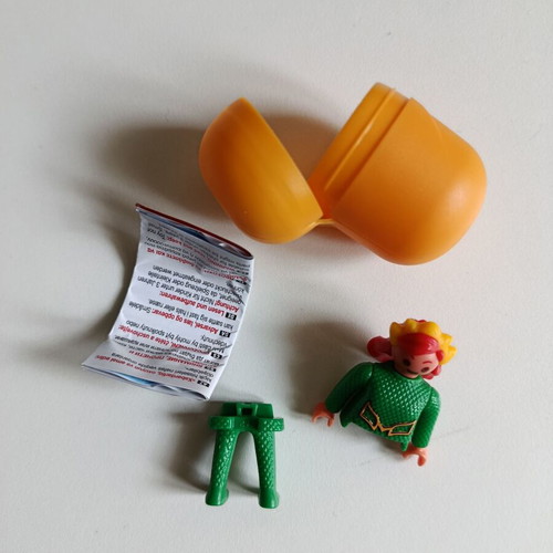 Kinder DC Playmobil Mera and Flash in excellent condition