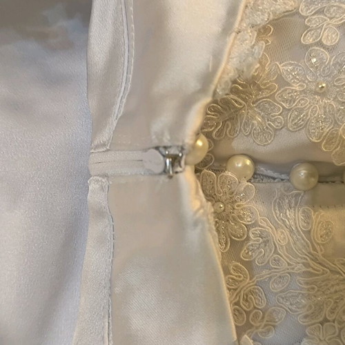 Wedding dress used with bodysuit, sarpa, veil and skirts in tulle, cashmere, lace