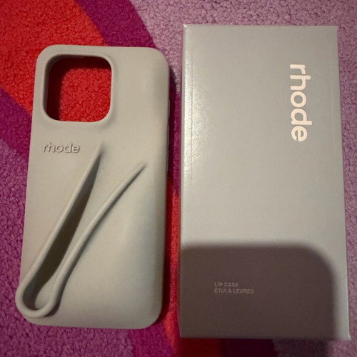 Rhode iPhone 16 Pro case like new -  25,00 - Vendora.cy
