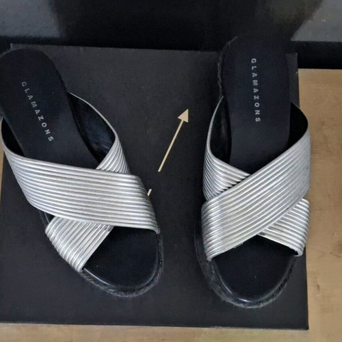 Glamazons women's platform shoes like new, black and silver