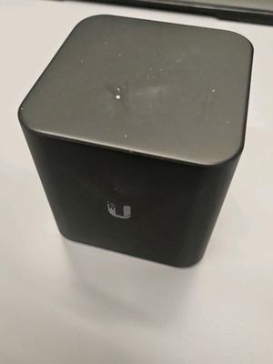 Ubiquiti Access Point airCube AC Wi-Fi 5 Dual Band 2.4 & 5 GHz 1200Mbps POE used with 24V POE power supply