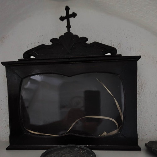 Wooden icon stand used for wedding crowns