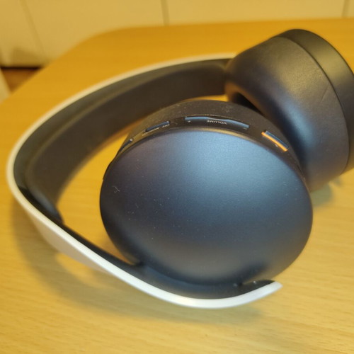 Sony PlayStation Pulse 3D Wireless Headset like new with box