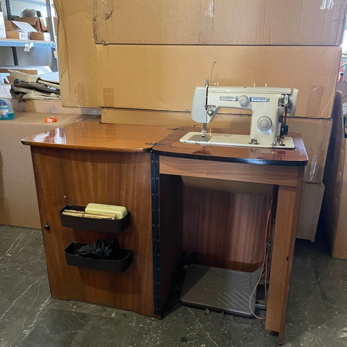Neumann 740-774 sewing machine with integrated wooden furniture used