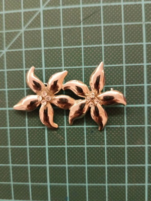 Brooch used, silver flower design