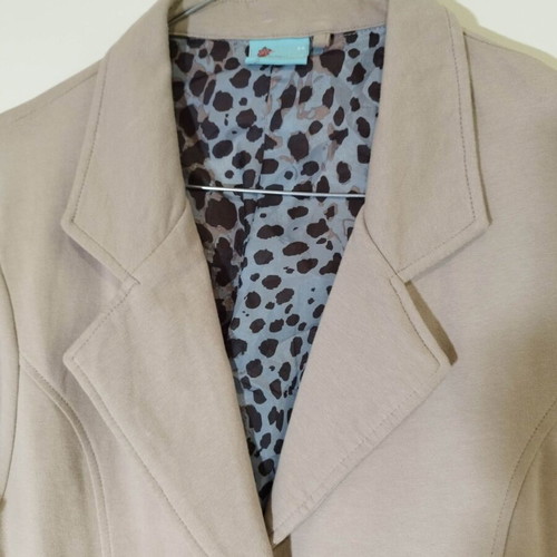 Blue Motion blazer with animal-print lining, size 34, like new
