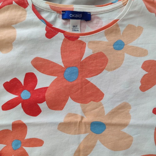 Girls' clothing set like new, colorful, for 5-6 years old
