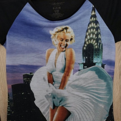 T-shirt like new, size M, blue multicolor