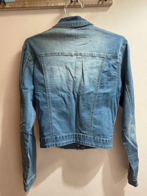 Denim jacket like new, size M, blue