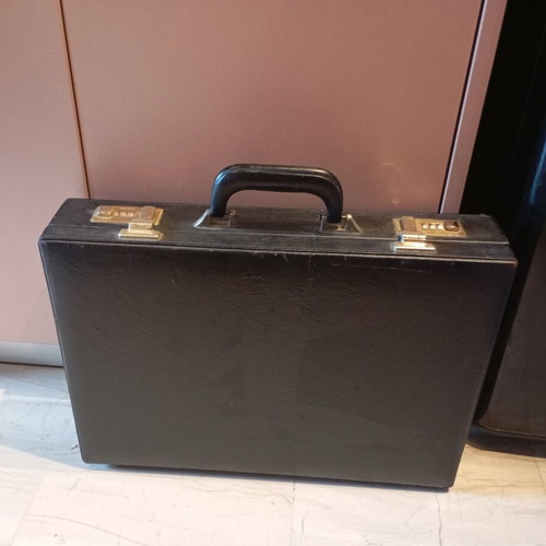 Vintage suitcase used, black, size 45/33, paint 9