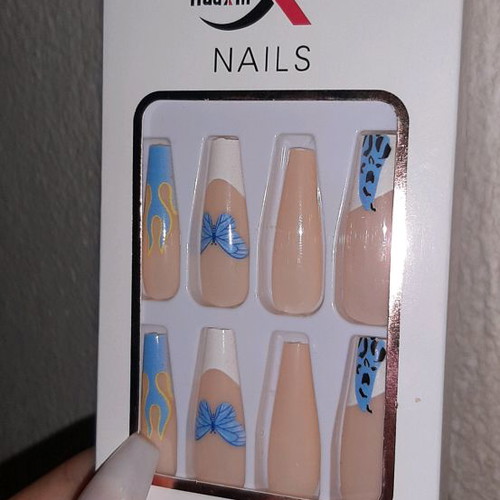 Press On Nails καινούργια, με 2 επιπλέον νύχια