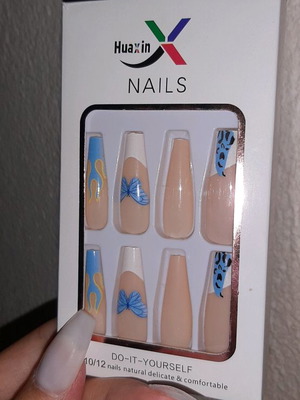 Press On Nails καινούργια, με 2 επιπλέον νύχια