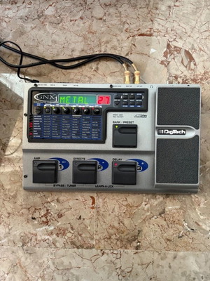Digitech GNX1 multi-effects pedal like new