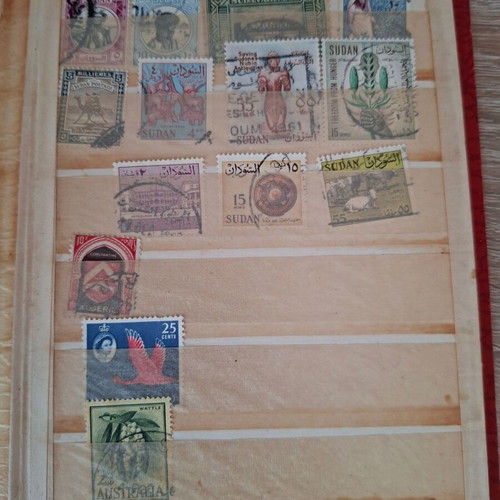 Stamp collection used, over 150 sealed stamps