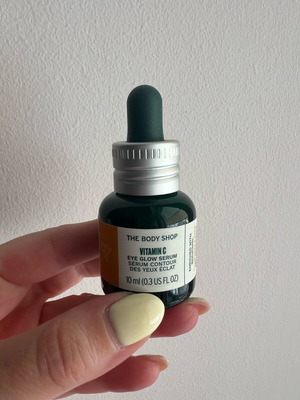 The Body Shop Eye Glow Serum vitamin C new