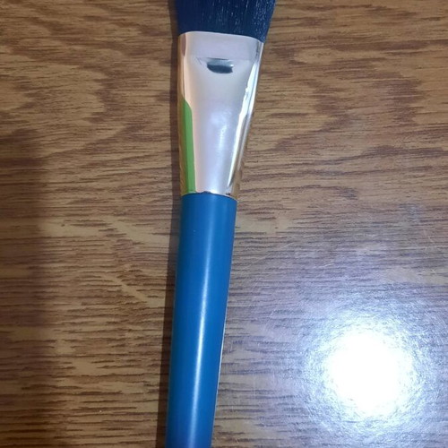Makeup brush for contour like new