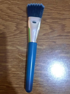 Makeup brush for contour like new