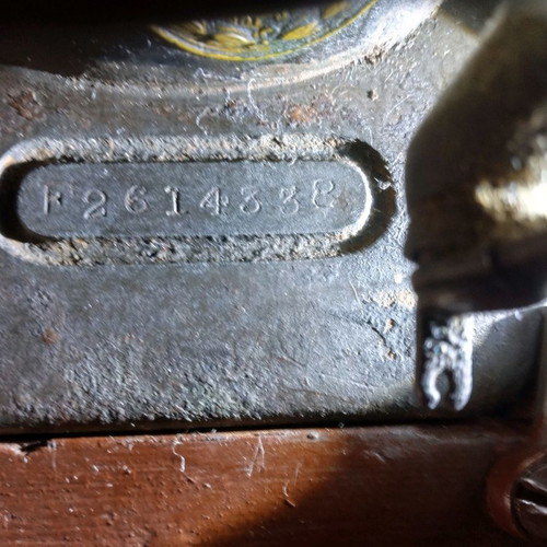 SUPER! Antique sewing machine SINGER (from 1912).