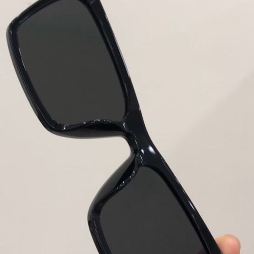Miu Miu A05S sunglasses new, black, rectangular frame