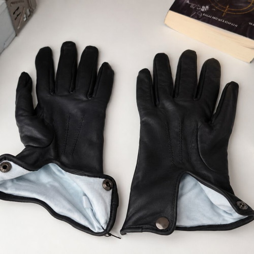 Unisex Black Gloves New Unused Medium