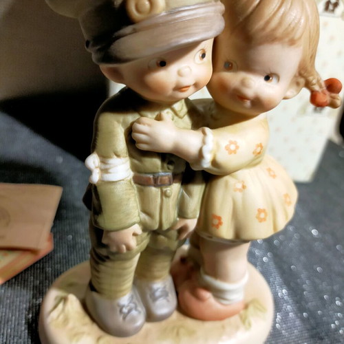 Decorative figurine collection like new
