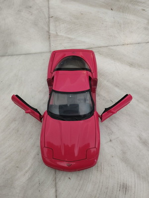 Chevrolet Corvette C5 1997 1/18 scale used