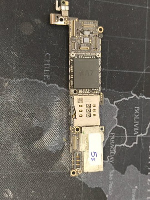 iPhone 5s motherboard used, defective for spare parts