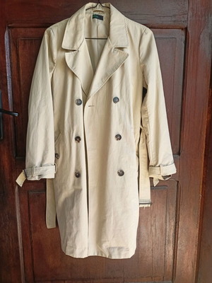 Benetton trench coat σαν καινούργιο, μπεζ, μέγεθος XL