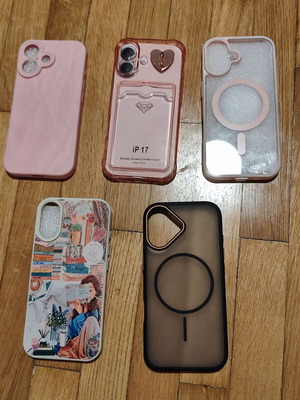 iPhone 17 cases like new, set of various