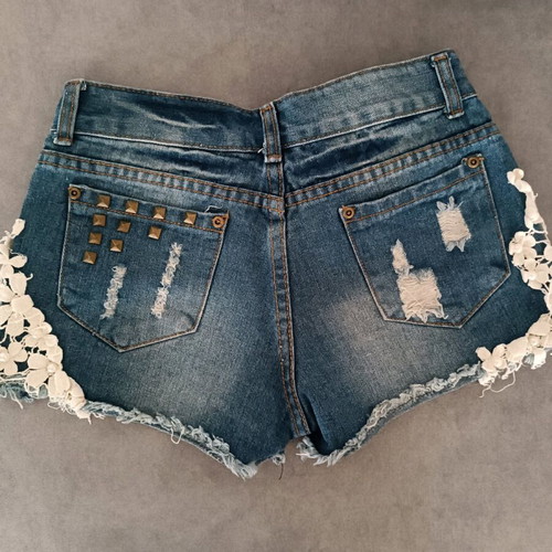 Denim shorts like new with lace and pearls design, size S