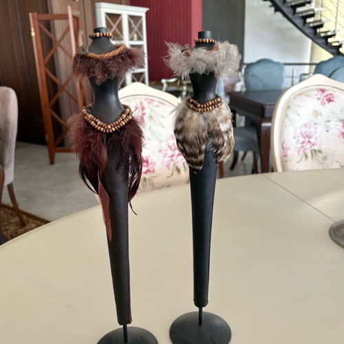 Set of decorative figures with feather dresses new