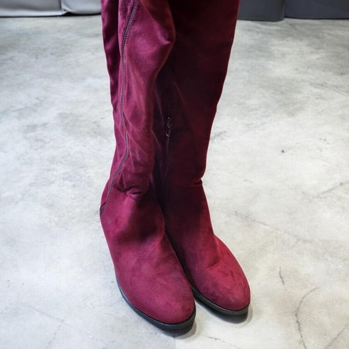 Velvet women's boots knee-high, like new, burgundy